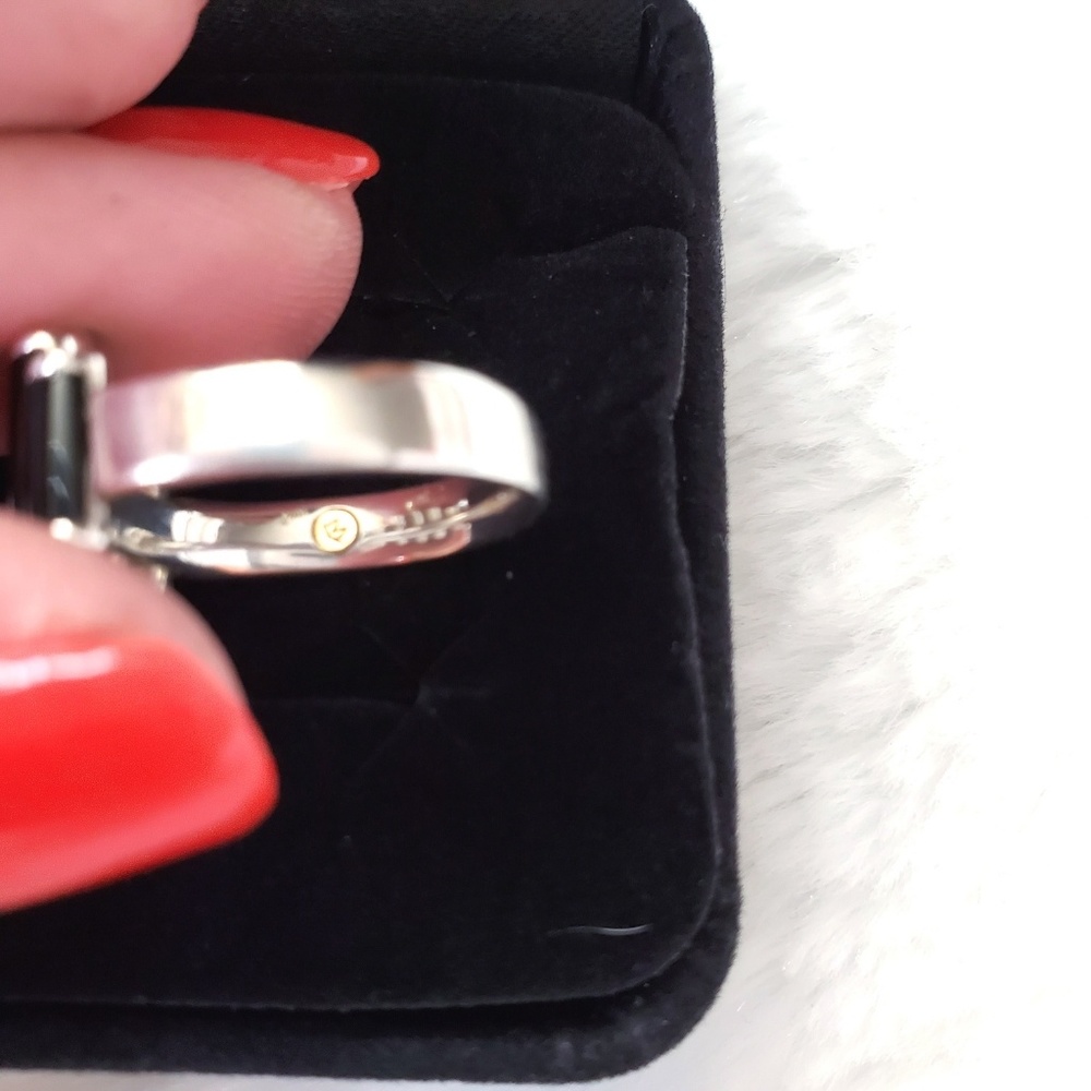 Movado Onyx and Silver Ring size 5.5 - Picture 3 of 6